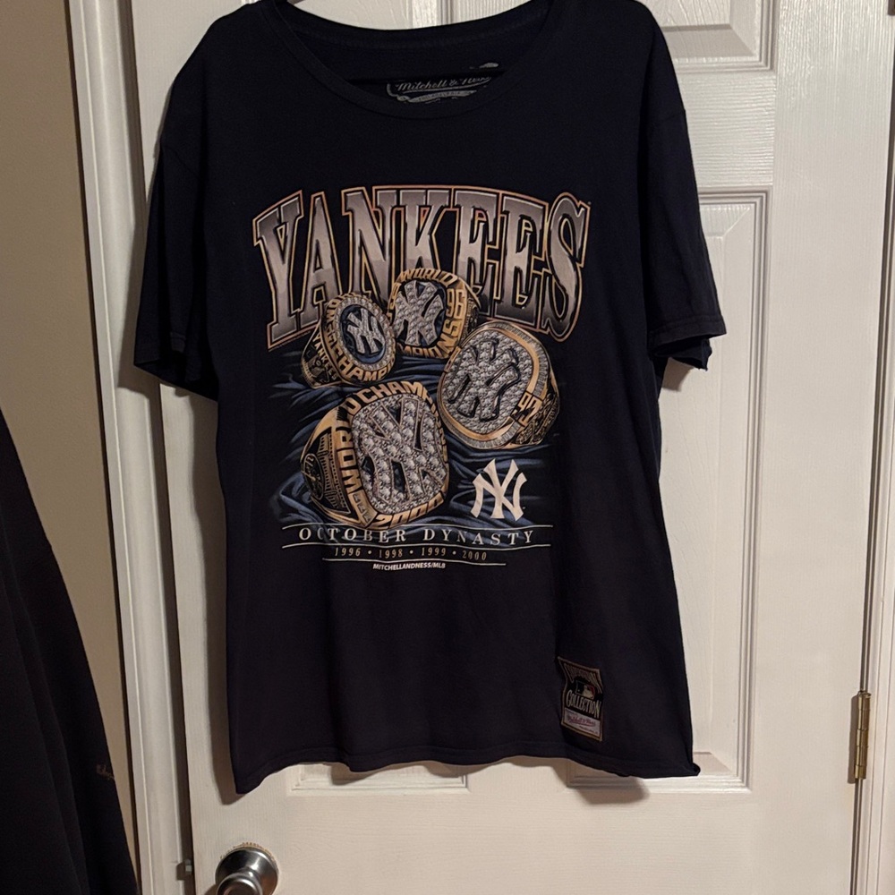 Mitchell & Ness Black Graphic Tee